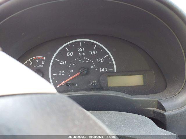 Nissan Versa 1.6 S Image 10