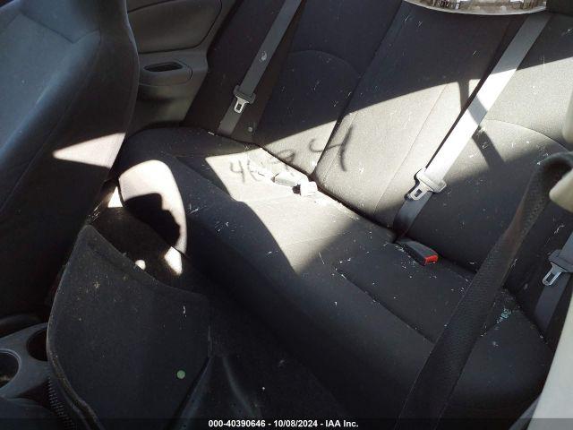 Nissan Versa 1.6 S Image 9