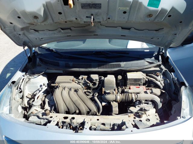 Nissan Versa 1.6 S Image 8